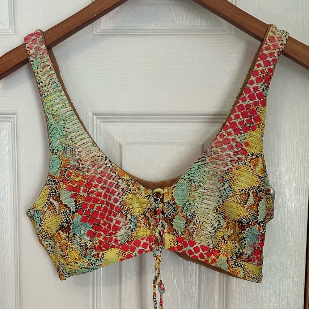 Lulli Fama top size large